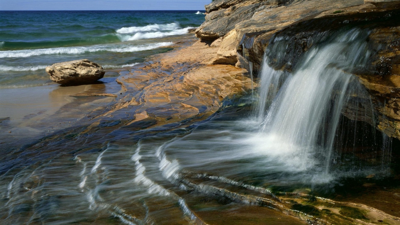 Stone Waterfall for 1366 x 768 HDTV resolution