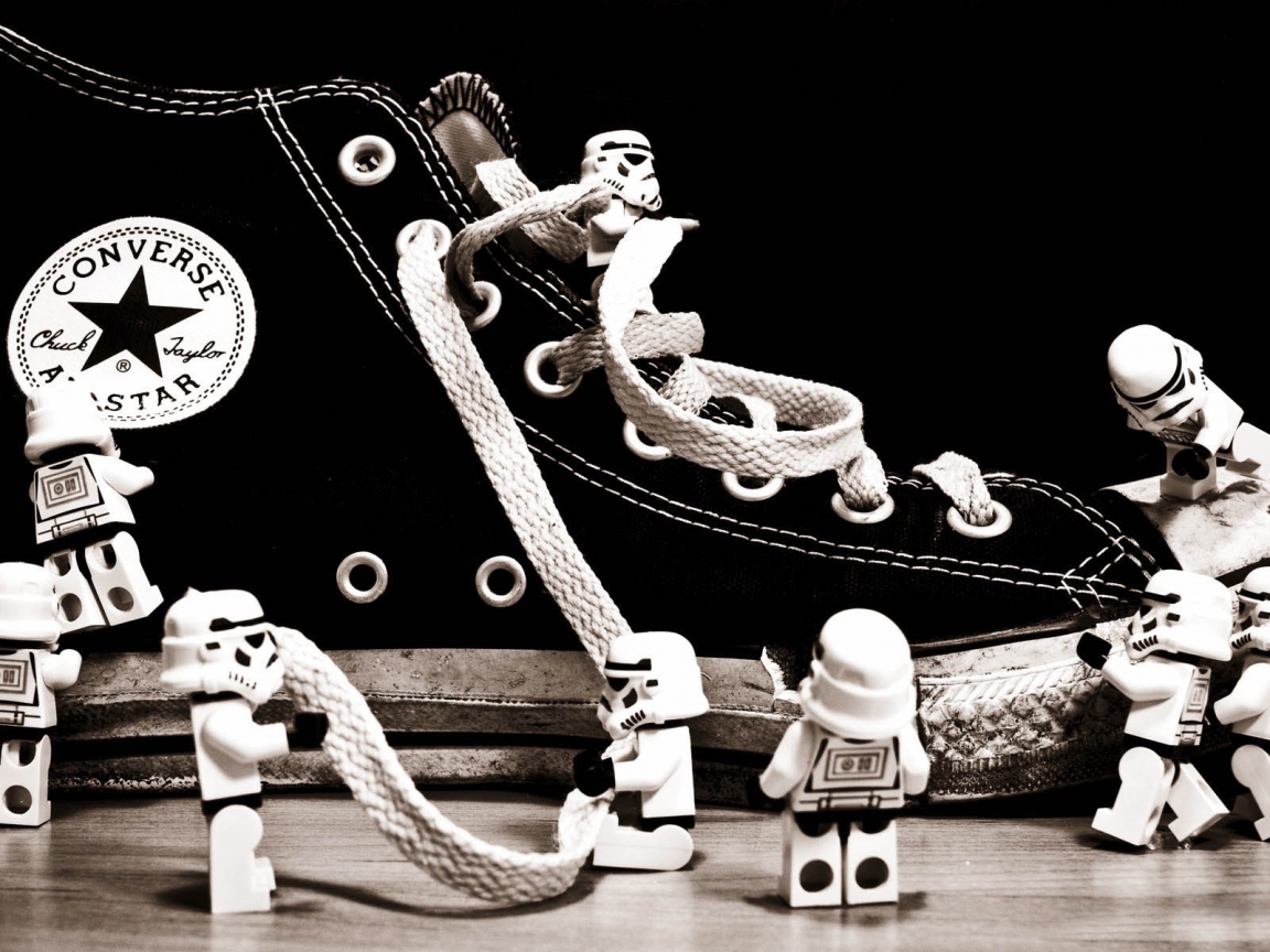 Storm Trooper Converse for 1152 x 864 resolution