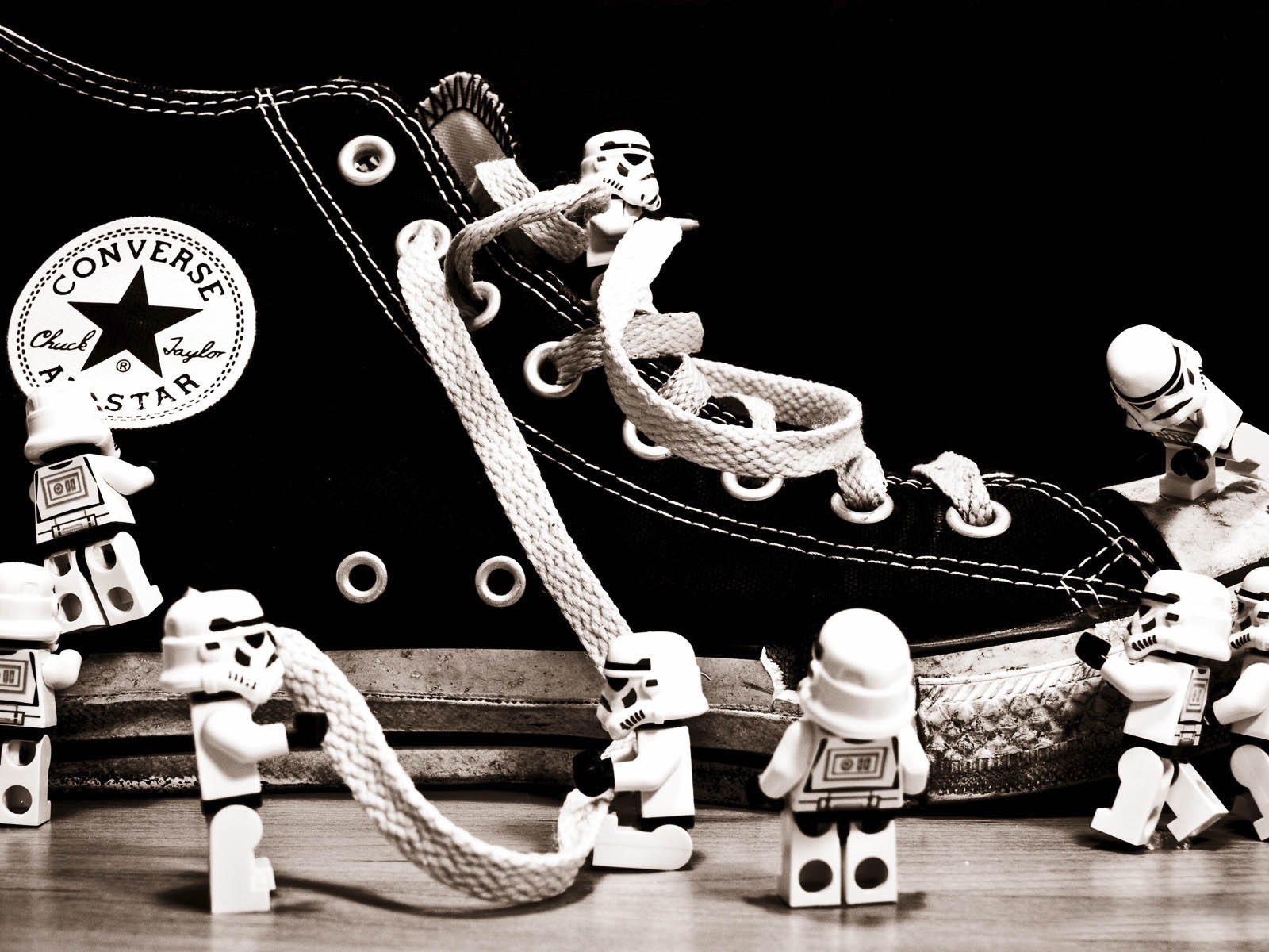 Storm Trooper Converse for 1600 x 1200 resolution