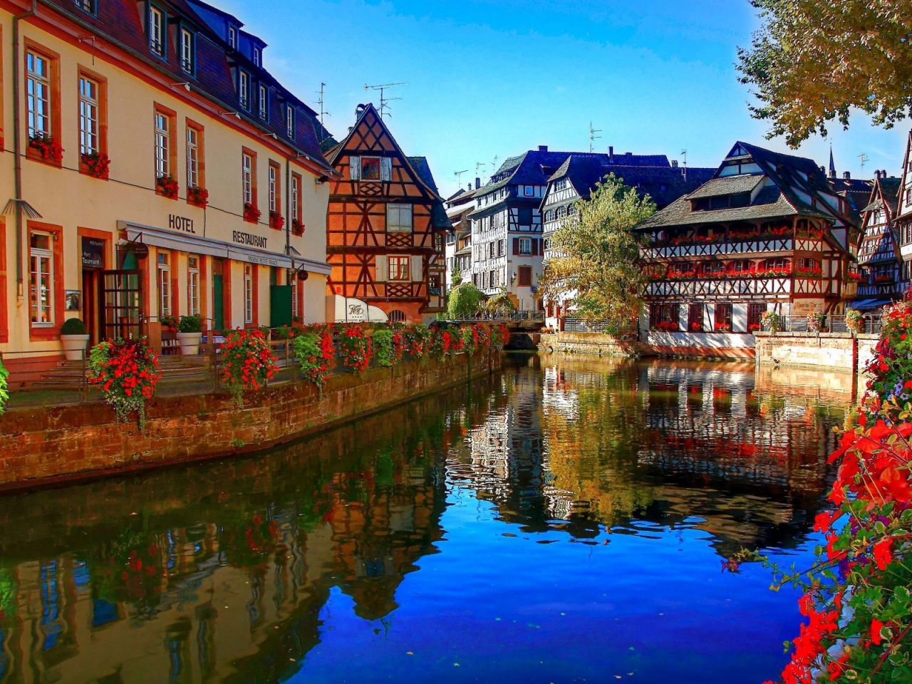 Strasbourg Corner for 1280 x 960 resolution