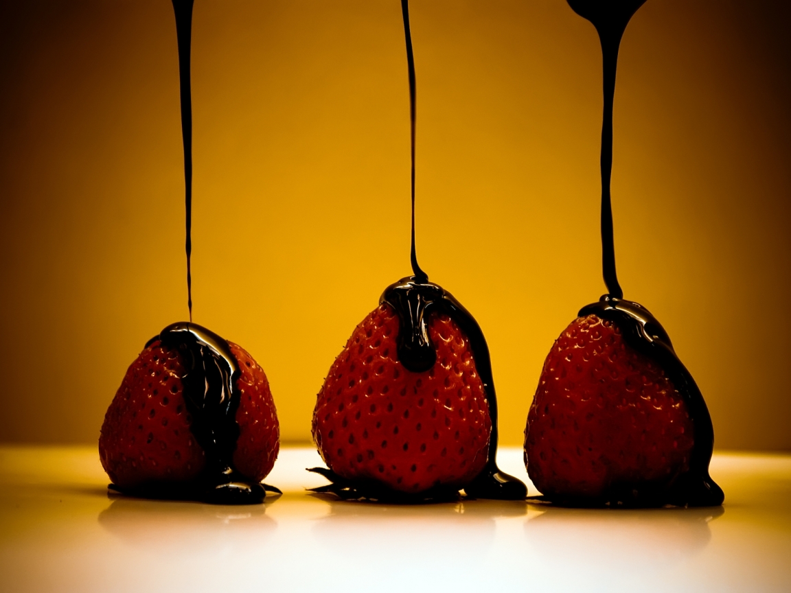 Strawberry and Chocolate for 1152 x 864 resolution