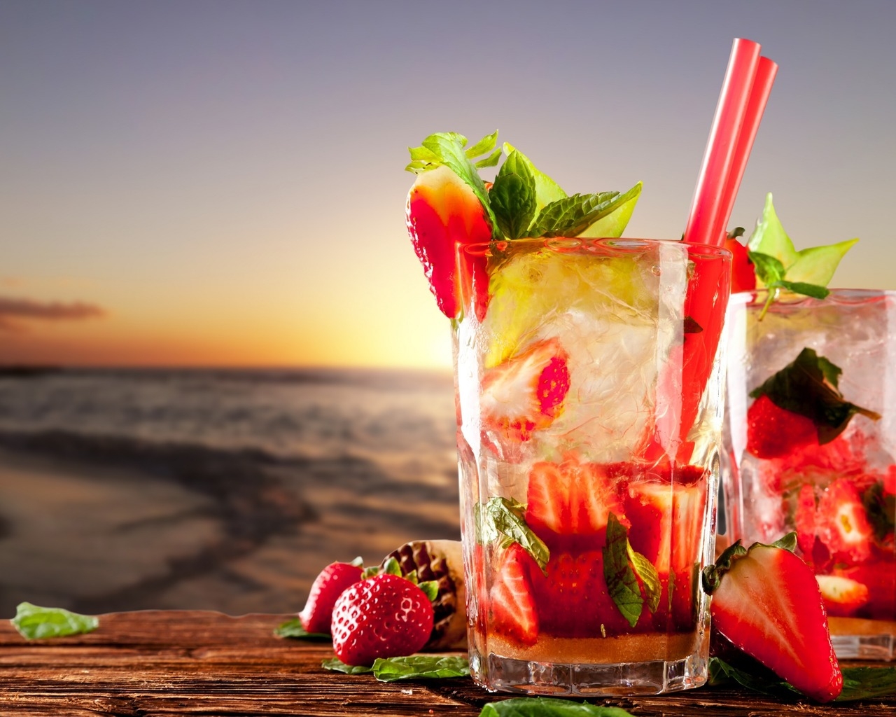 Strawberry Cocktails  for 1280 x 1024 resolution