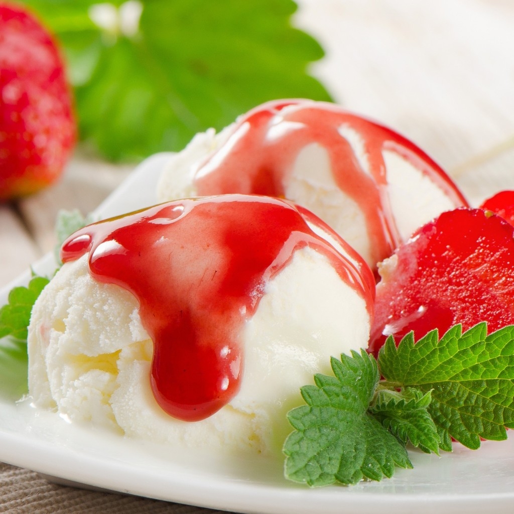 Strawberry Ice Cream for 1024 x 1024 iPad resolution