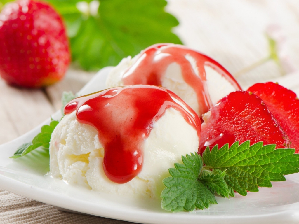 Strawberry Ice Cream for 1024 x 768 resolution