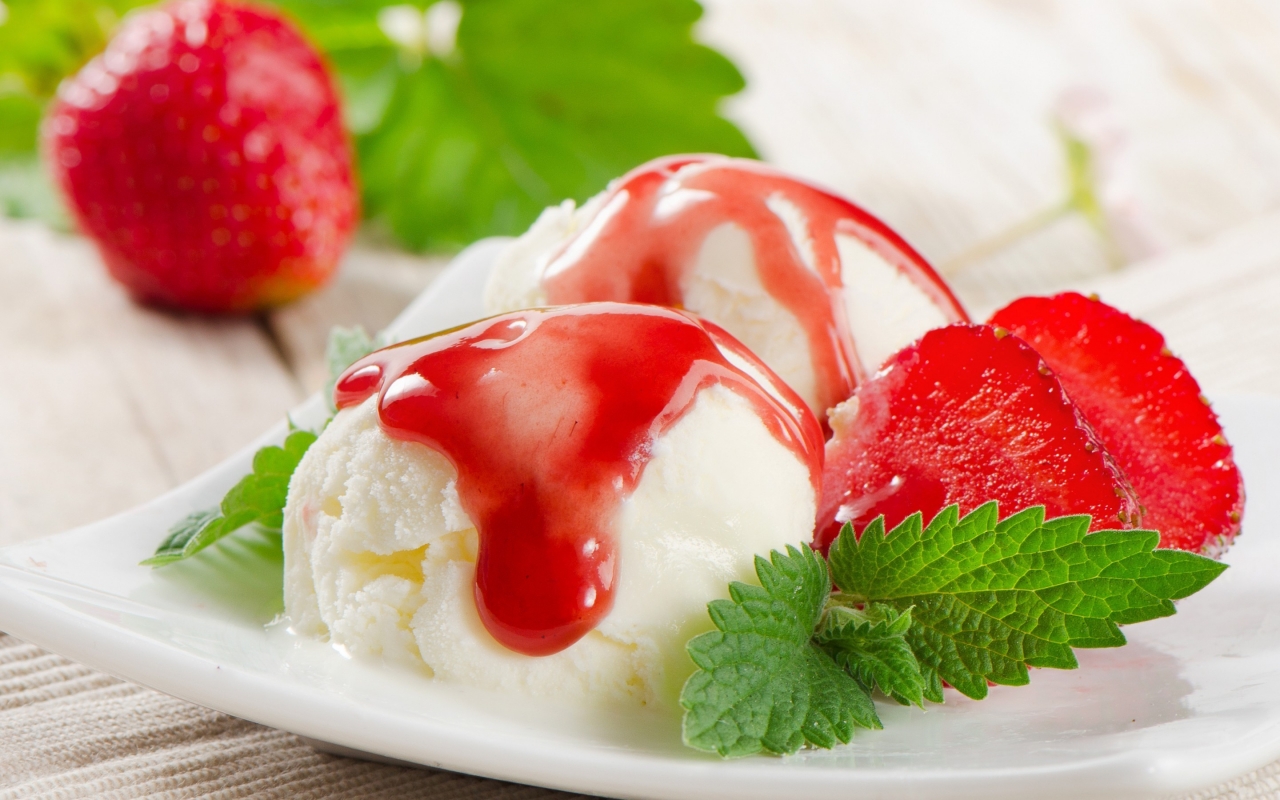 Strawberry Ice Cream for 1280 x 800 widescreen resolution