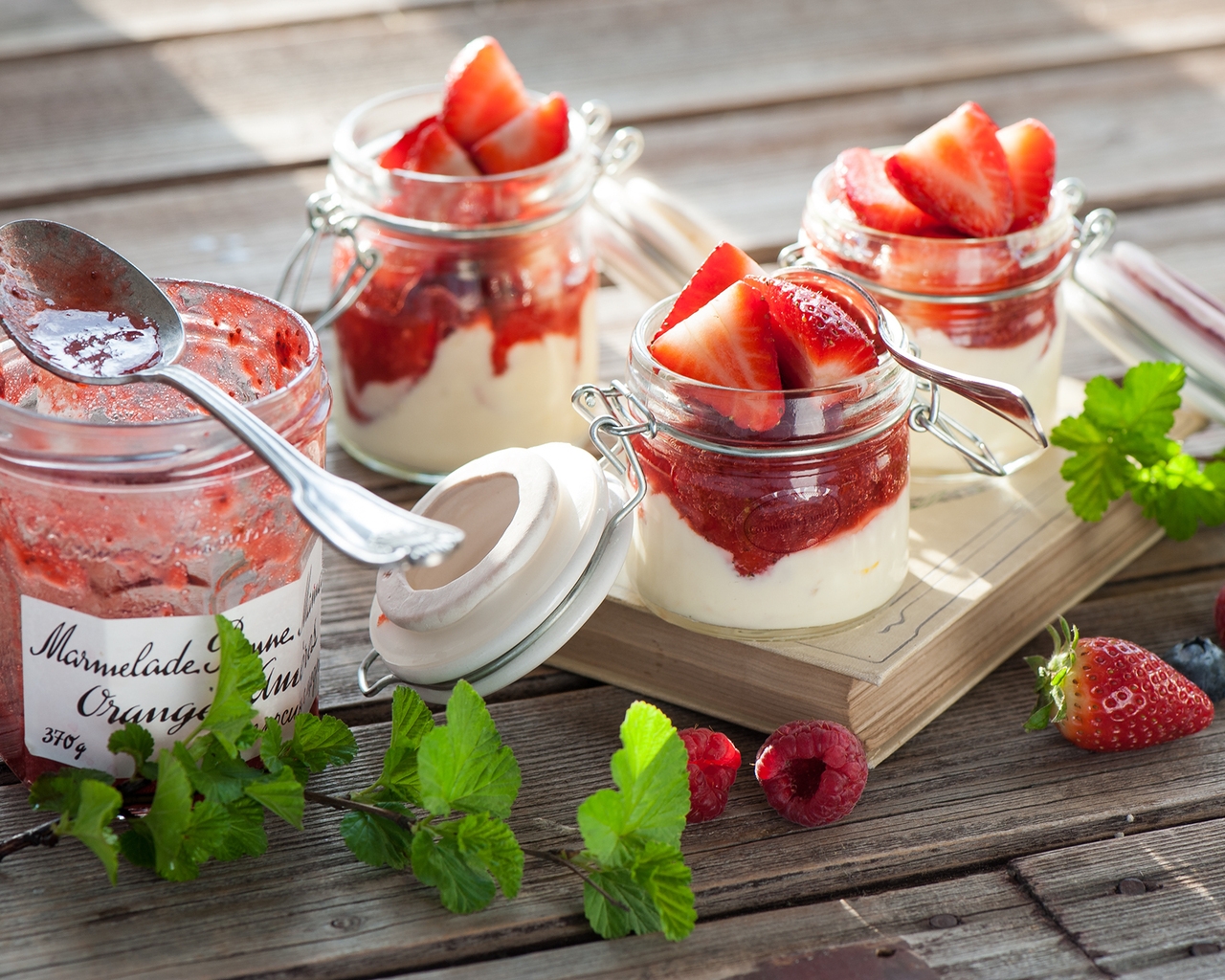 Strawberry Jam for 1280 x 1024 resolution
