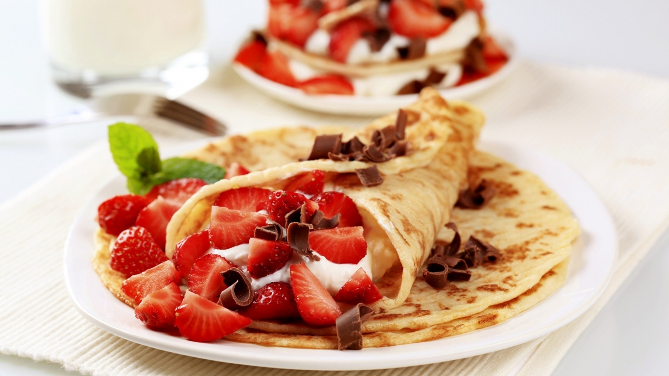 Strawberry Pancakes for 1366 x 768 HDTV resolution
