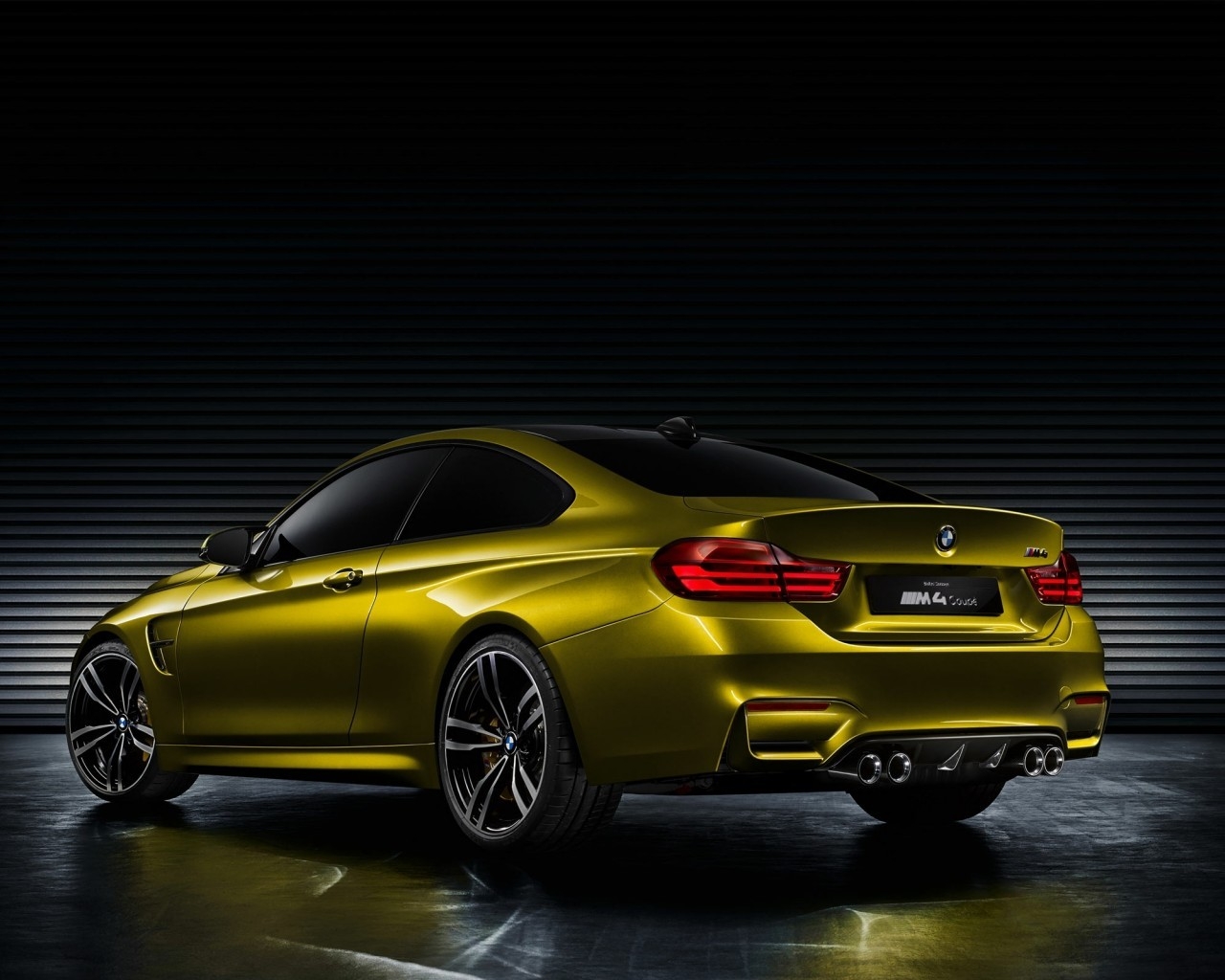 Stunning BMW M4 for 1280 x 1024 resolution