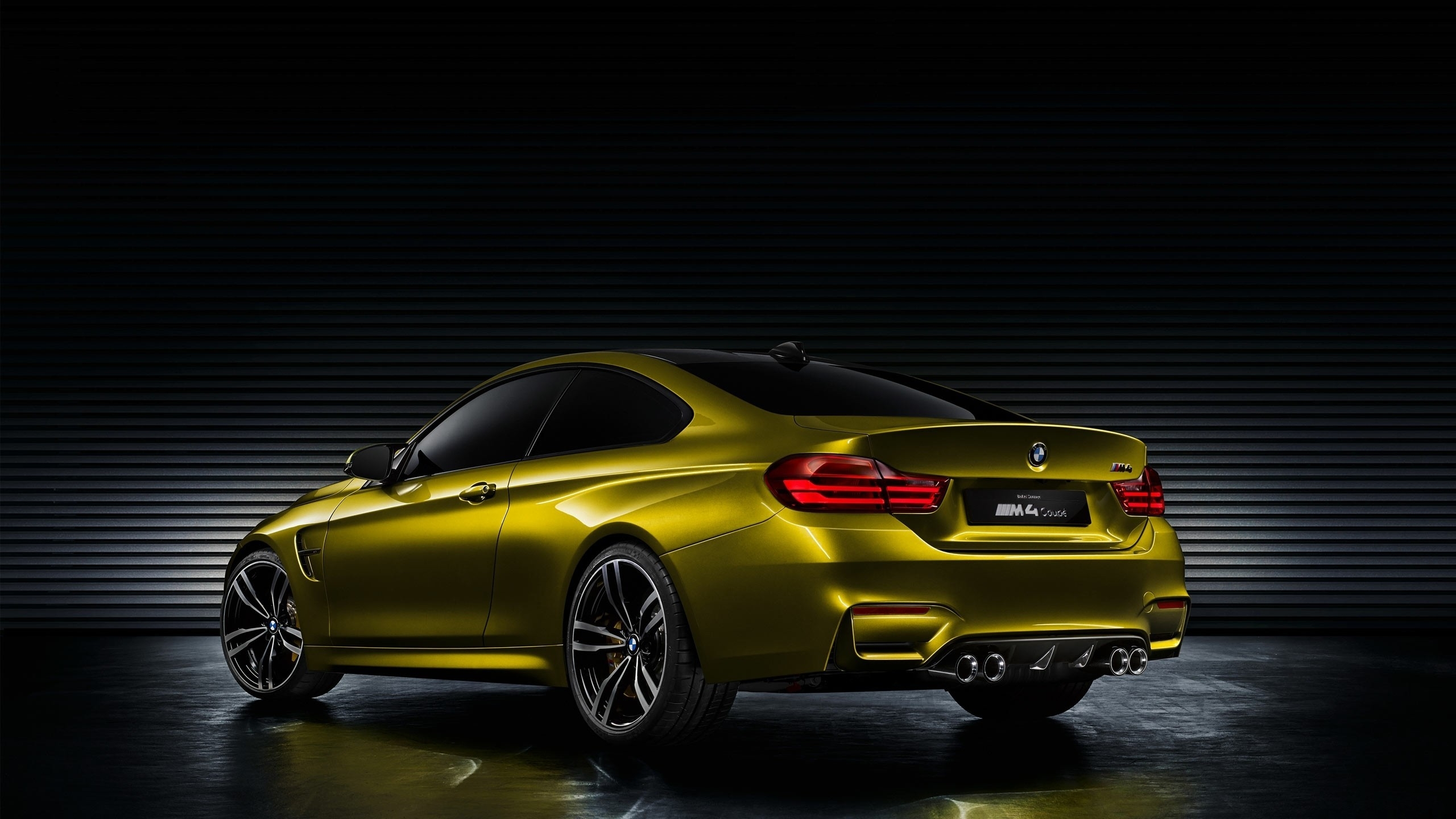 Stunning BMW M4 for 2560x1440 HDTV resolution