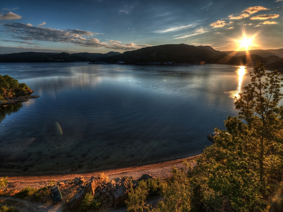 Stunning Lake Sunset for 1152 x 864 resolution