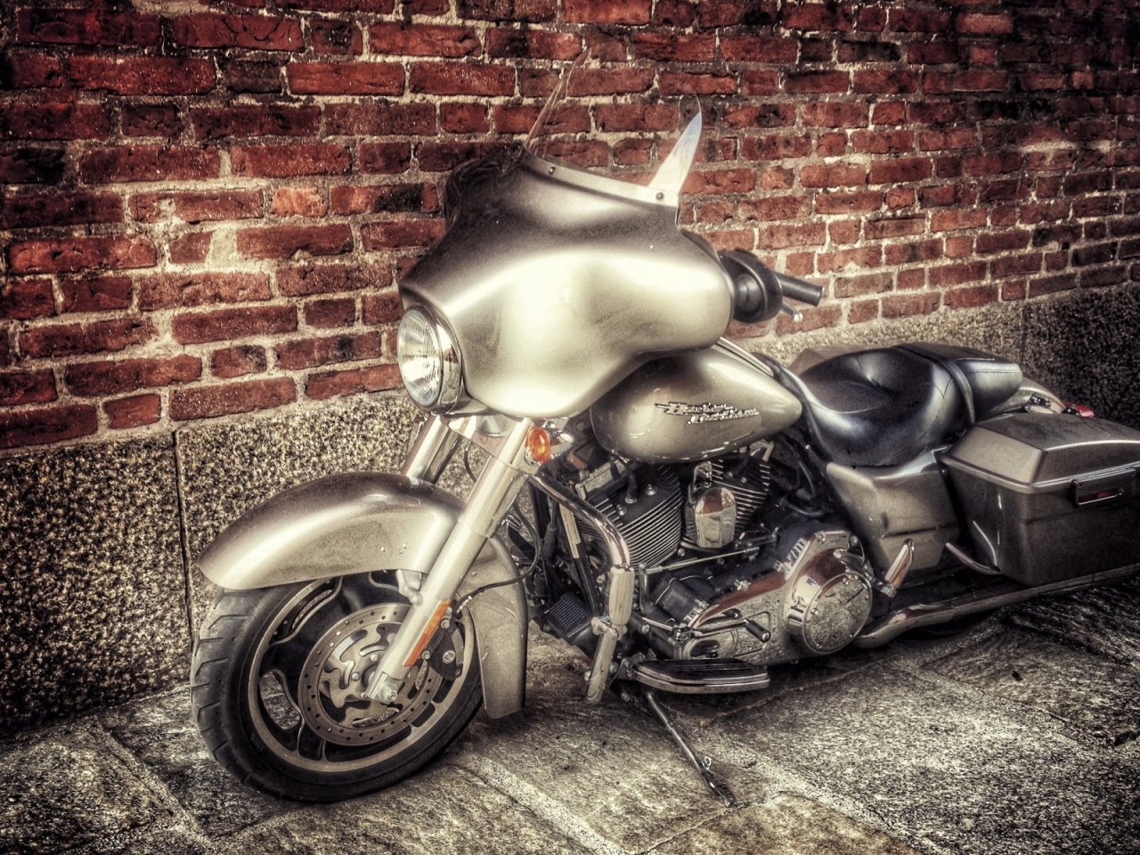 Stunning Old Harley Davidson for 1280 x 960 resolution