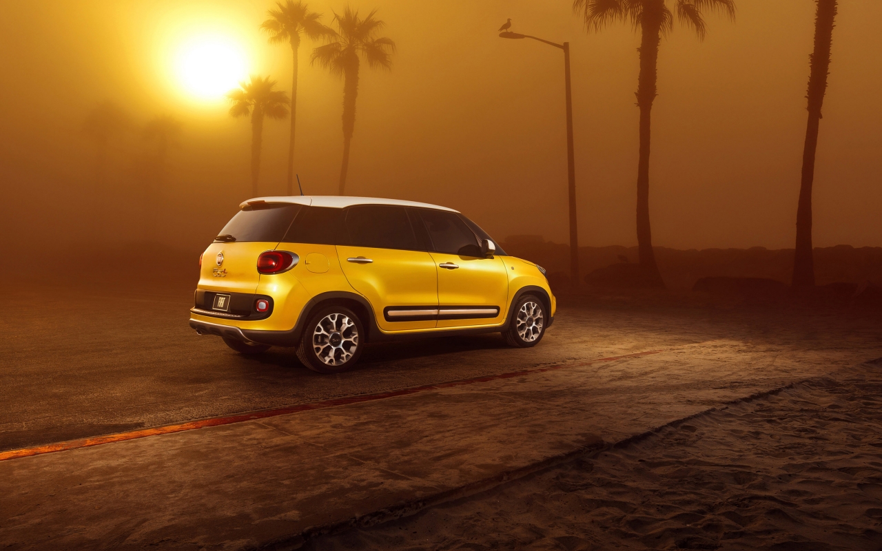 Sunset and Fiat 500L for 1280 x 800 widescreen resolution