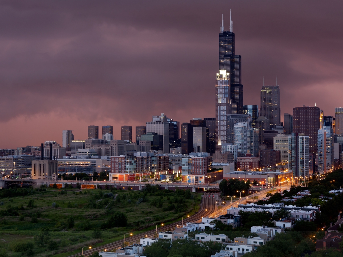 Sunset and Storm in Chicago for 1152 x 864 resolution