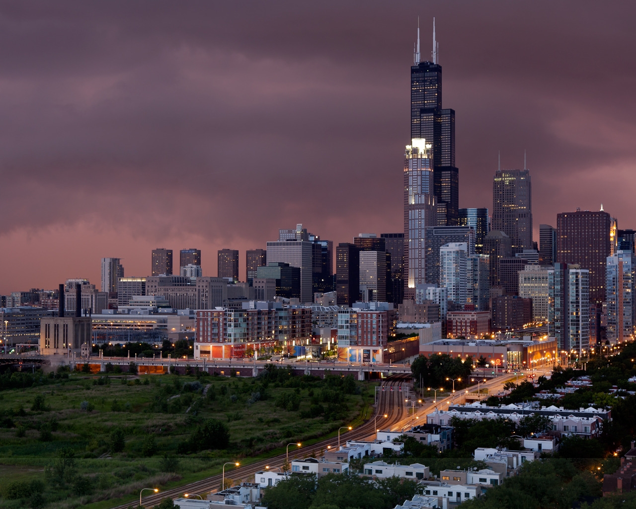 Sunset and Storm in Chicago for 1280 x 1024 resolution