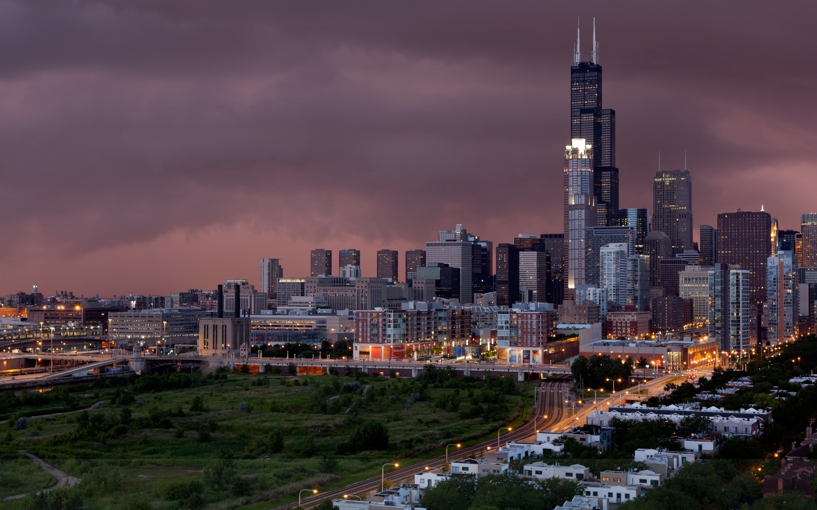 Sunset and Storm in Chicago for 1680 x 1050 widescreen resolution