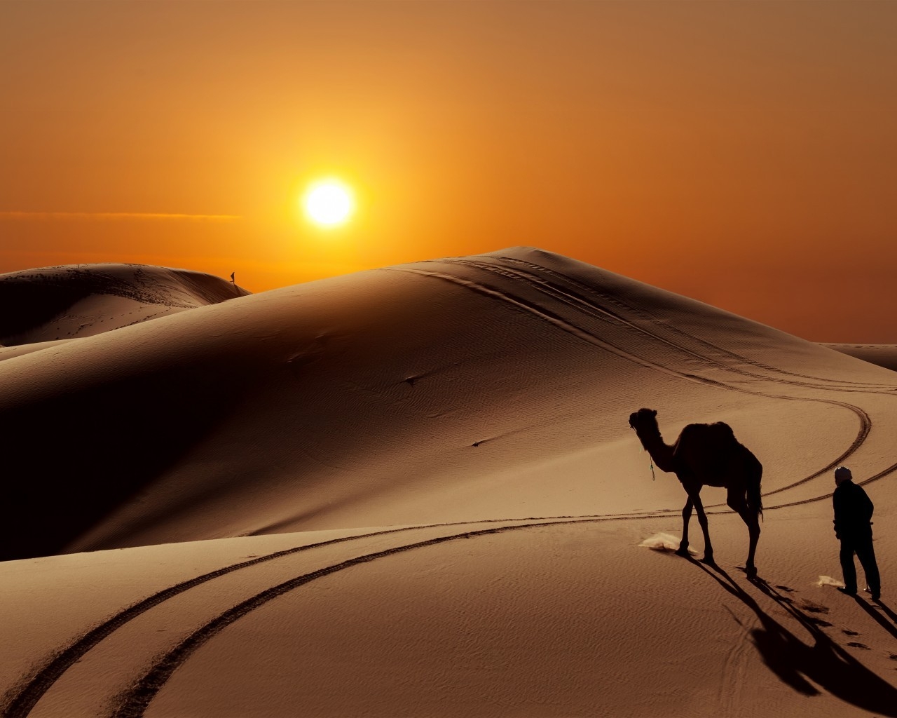 Sunset in Desert for 1280 x 1024 resolution