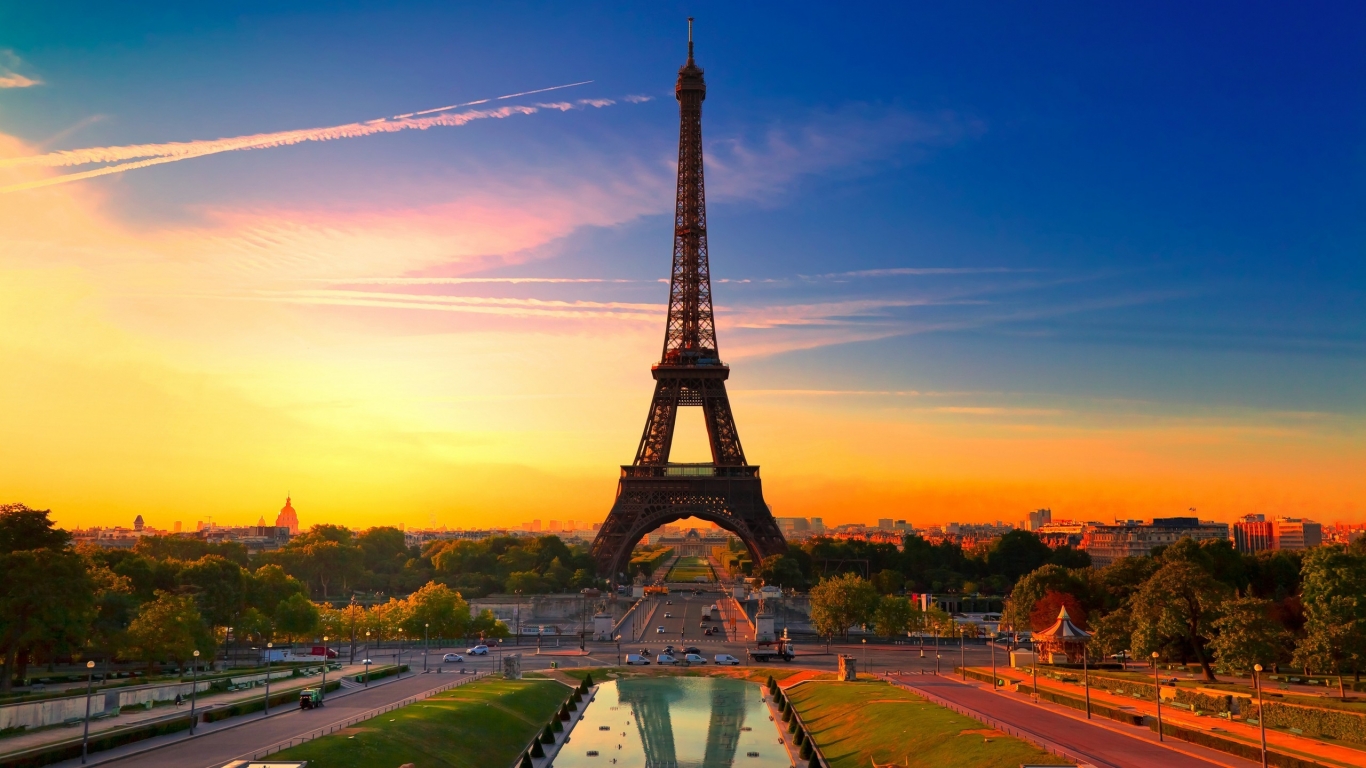 Sunset in Paris for 1366 x 768 HDTV resolution