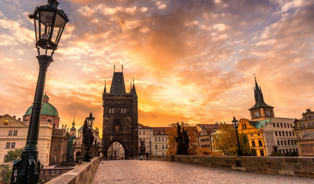 Sunset in Prague for 1024 x 600 widescreen resolution