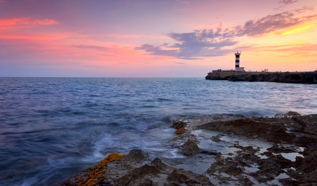 Sunset Lighthouse for 1024 x 600 widescreen resolution