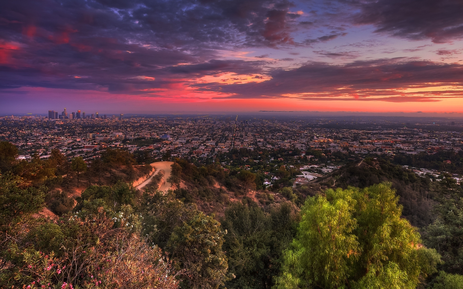Sunset over city for 1920 x 1200 widescreen resolution