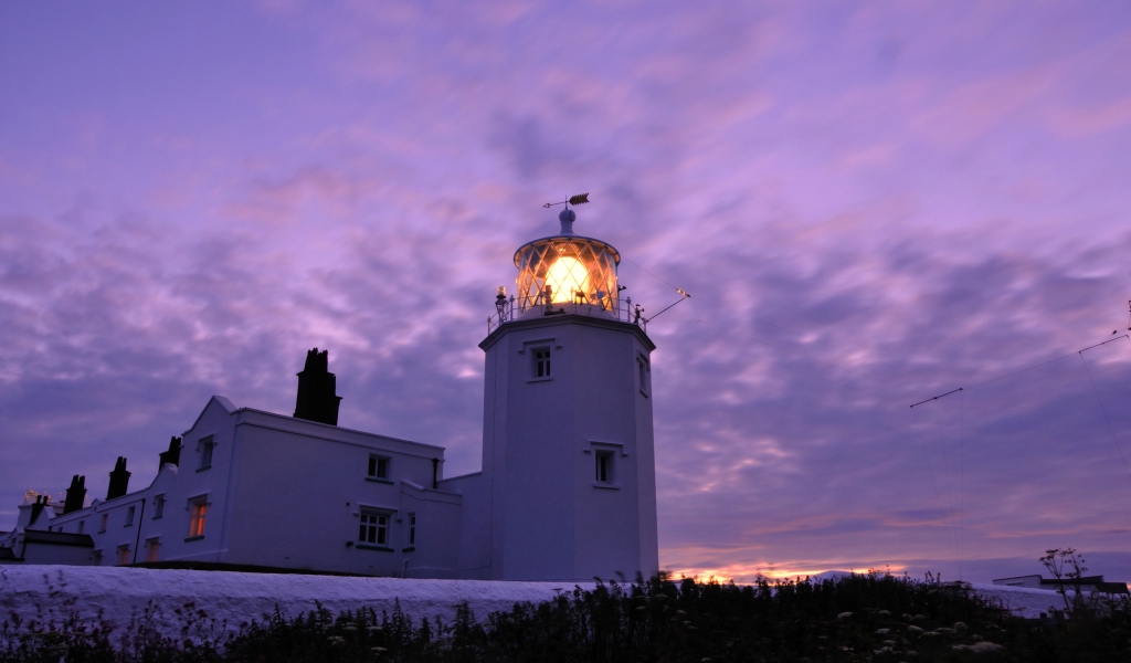 Sunset view Lighthouse for 1024 x 600 widescreen resolution