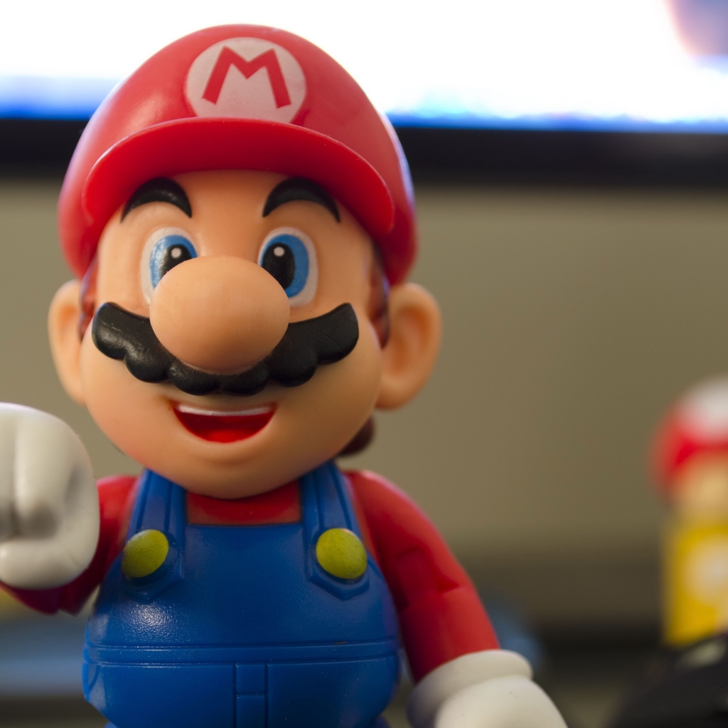 Super Mario Figurine for 1024 x 1024 iPad resolution