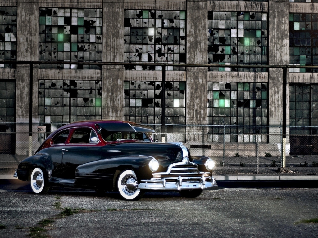 Superb 1947 Pontiac for 1024 x 768 resolution