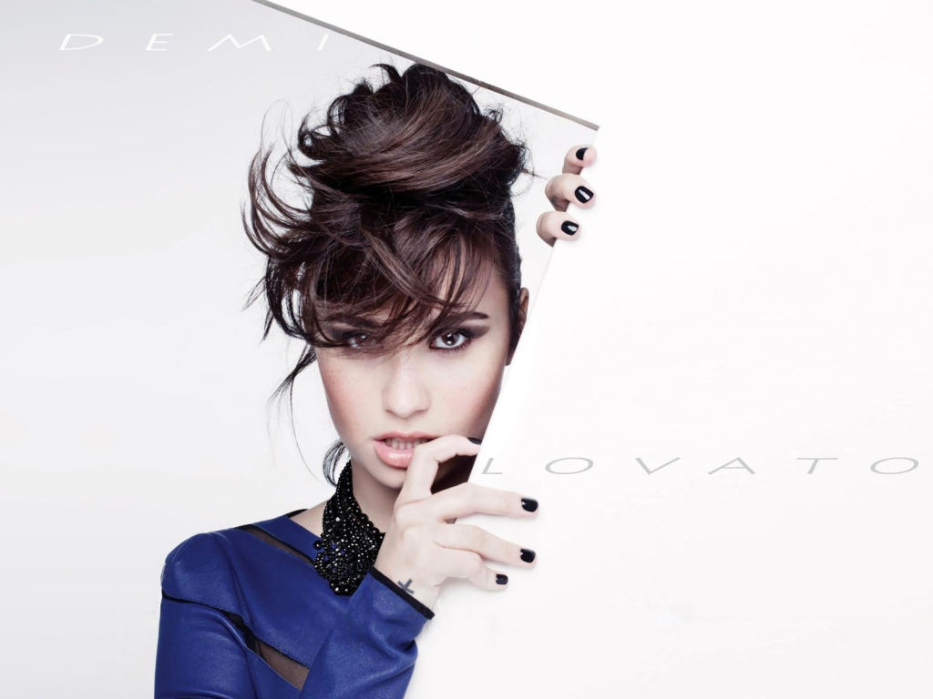Superb Demi Lovato for 1024 x 768 resolution