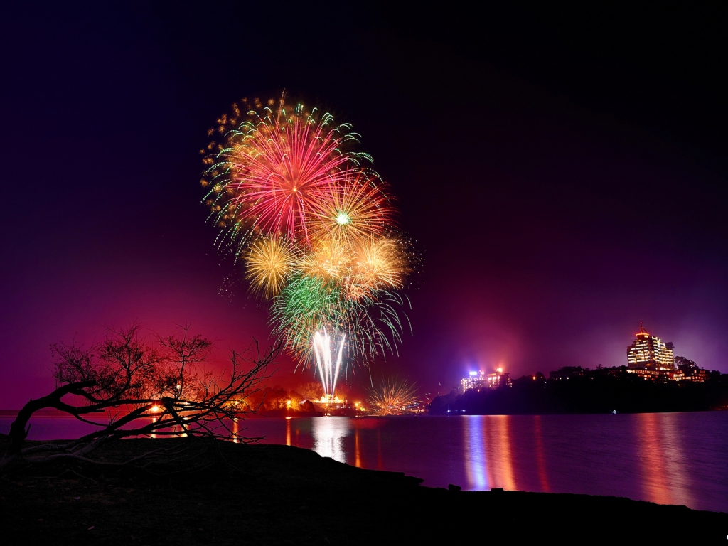 Superb Fireworks for 1024 x 768 resolution