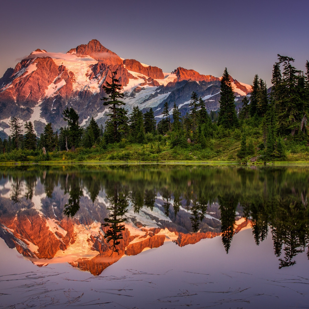 Superb Lake Reflection Landscape for 1024 x 1024 iPad resolution