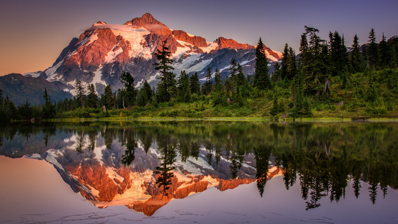 Superb Lake Reflection Landscape for 1280 x 720 HDTV 720p resolution