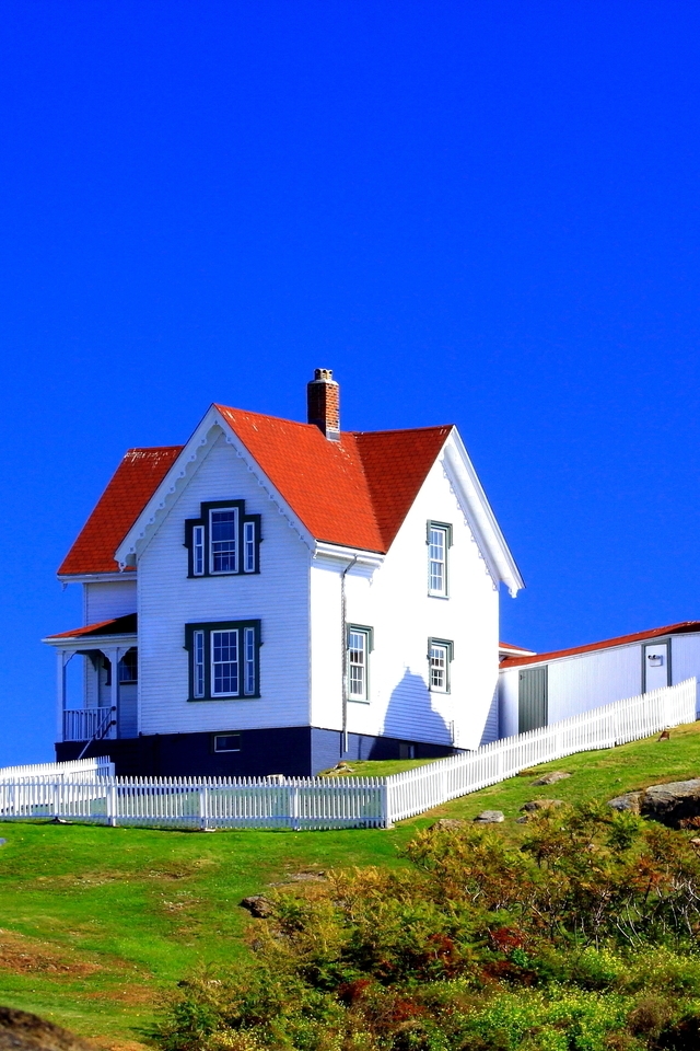 Superb Light House Landscape for 640 x 960 iPhone 4 resolution