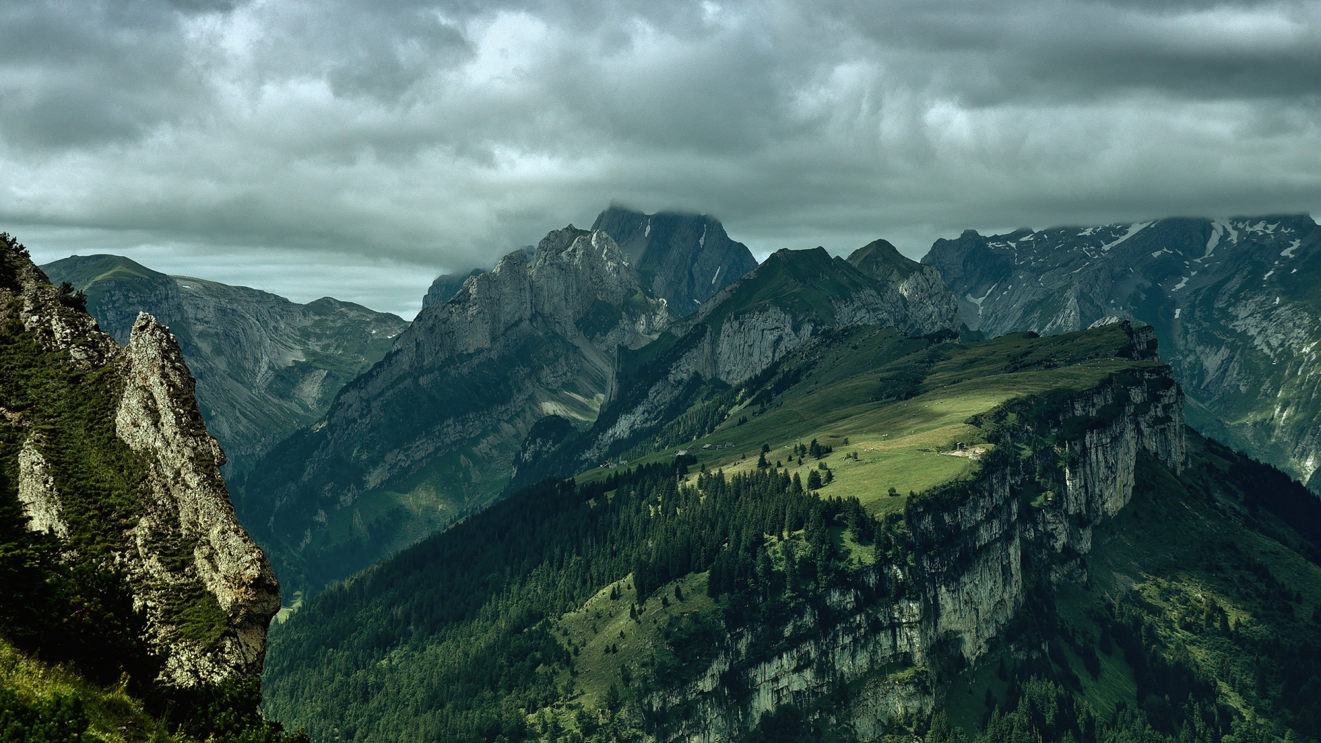 Superb Mountain Landscape for 1920 x 1080 HDTV 1080p resolution