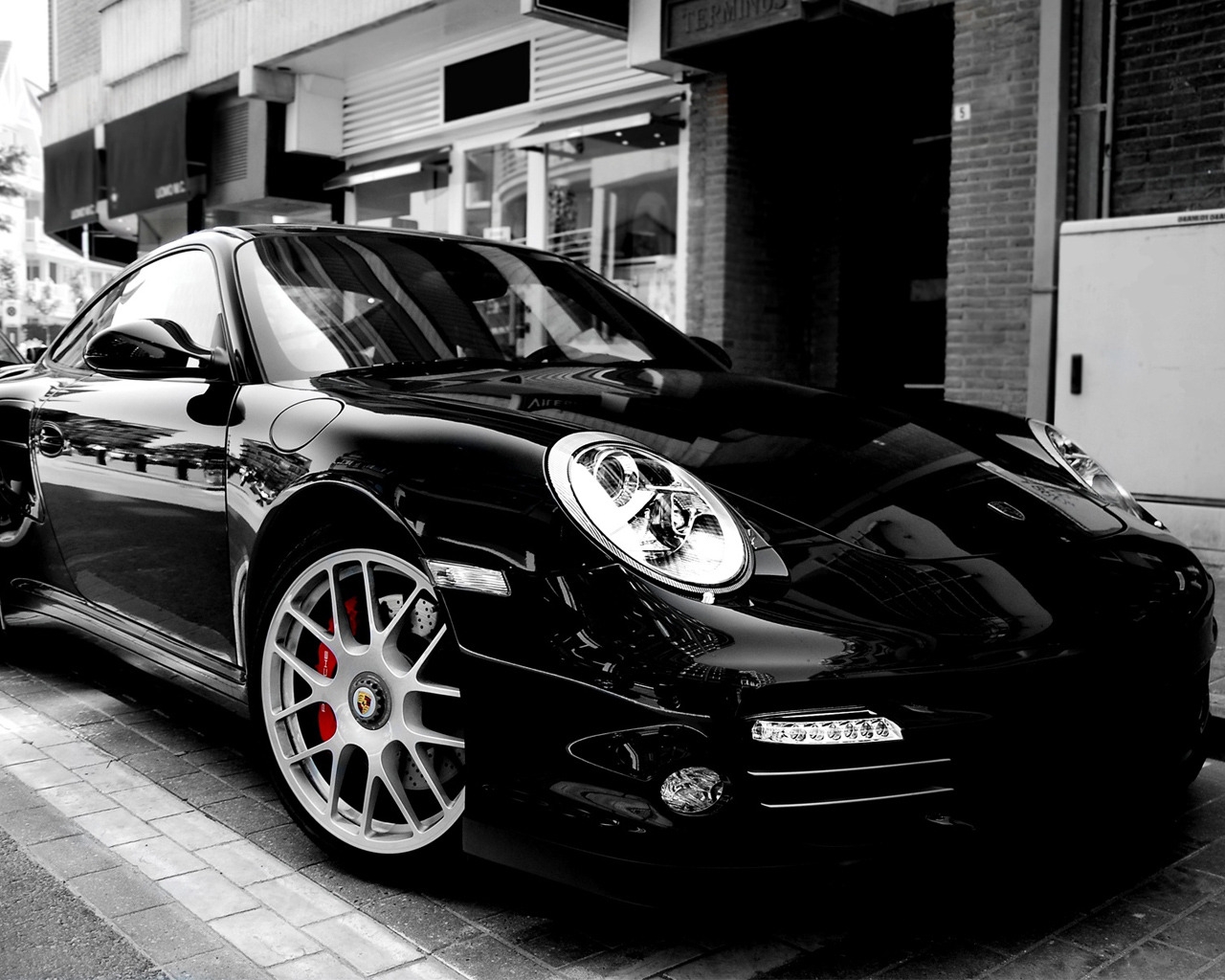 Superb Porsche 997 Turbo Black for 1280 x 1024 resolution