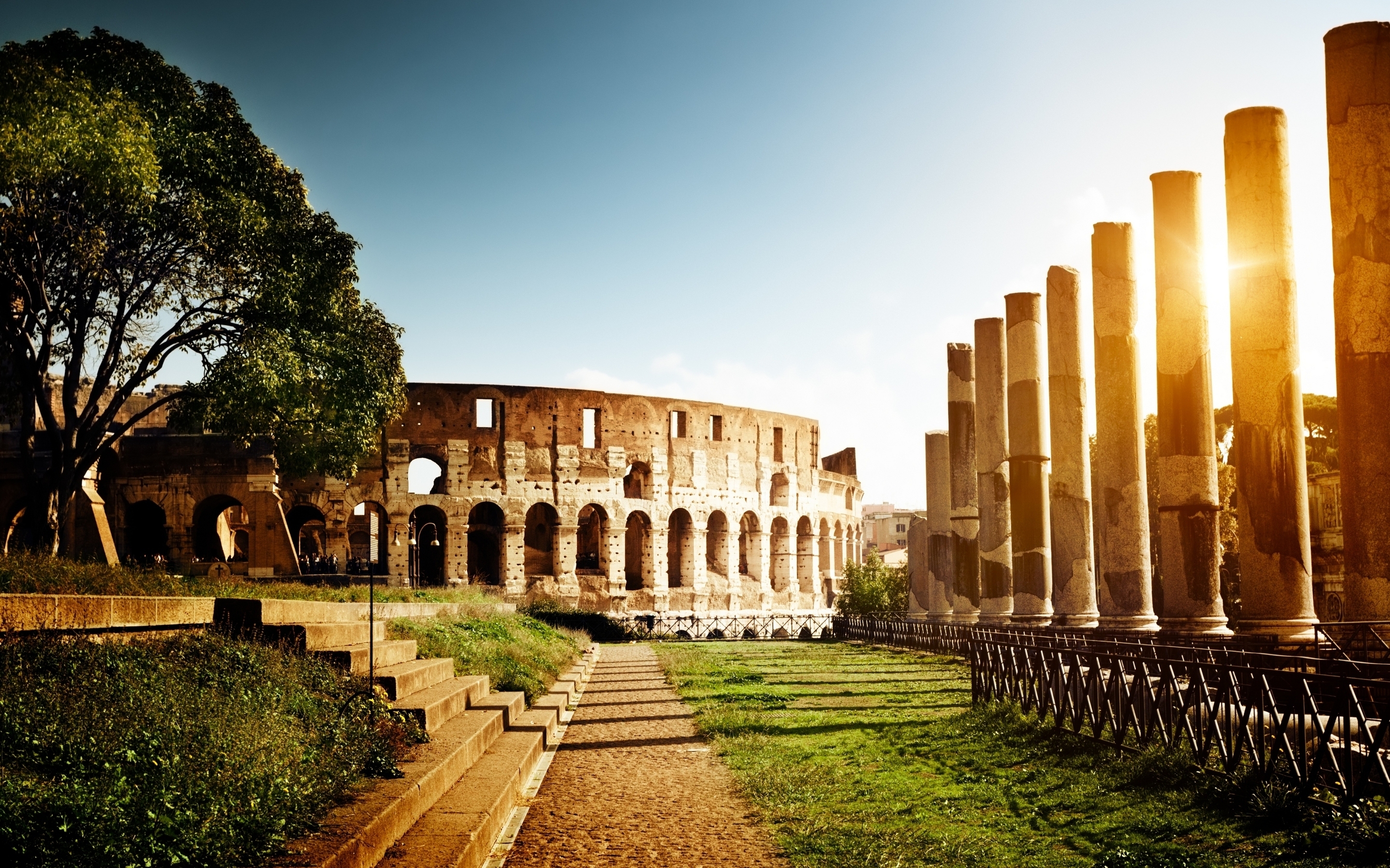 Superb View of Colosseum for 2880 x 1800 Retina Display resolution