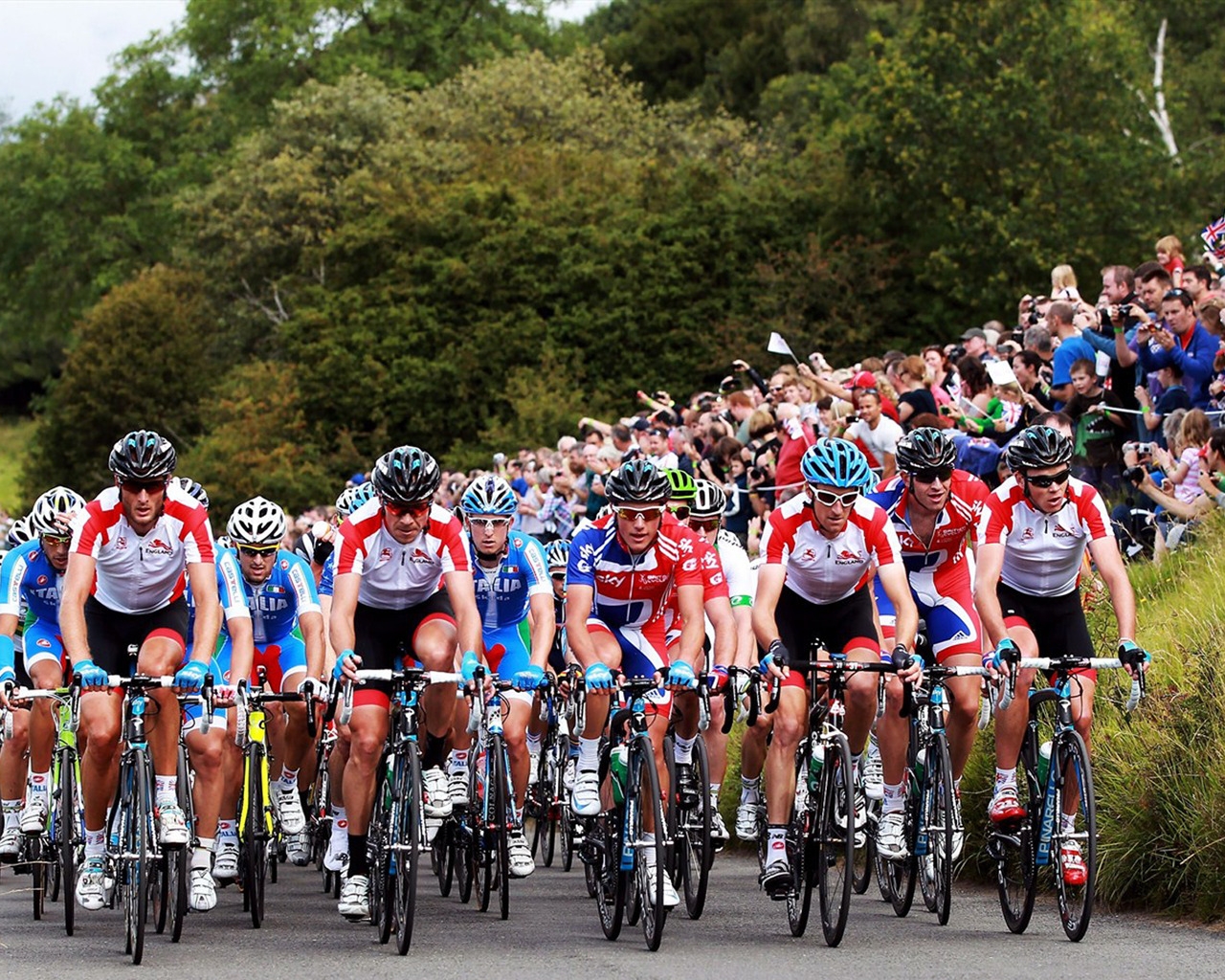 Surrey Cycle Classic for 1280 x 1024 resolution