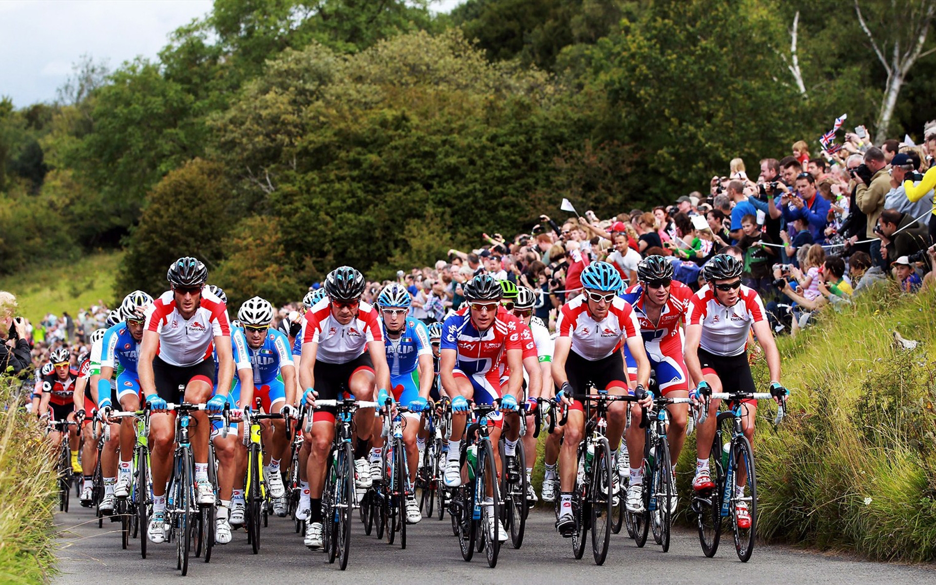 Surrey Cycle Classic for 1920 x 1200 widescreen resolution