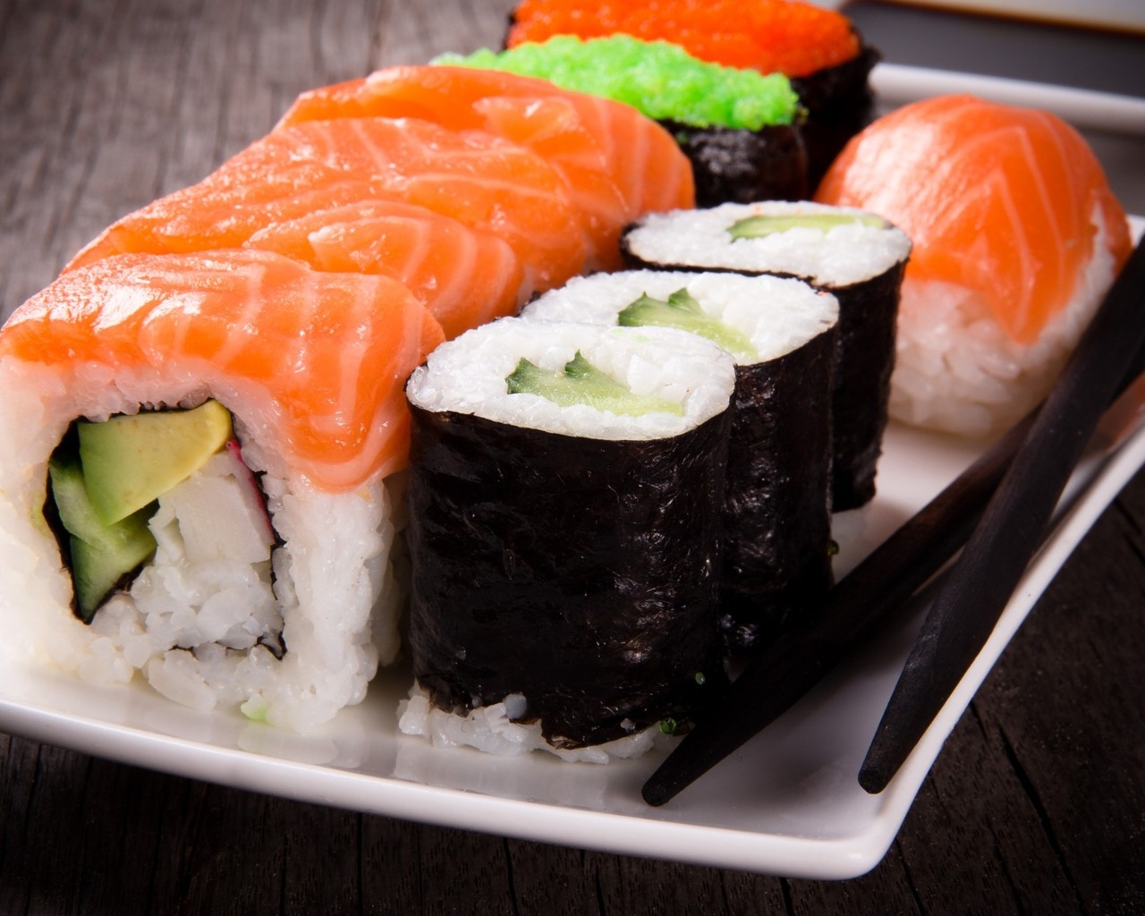 Sushi Rolls for 1280 x 1024 resolution