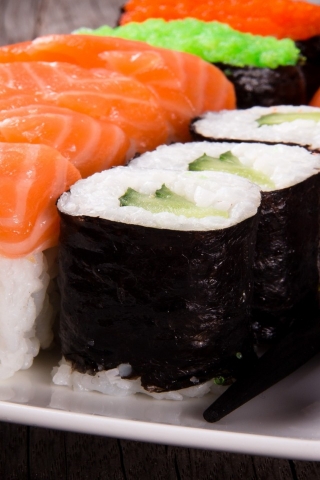 Sushi Rolls for 320 x 480 iPhone resolution