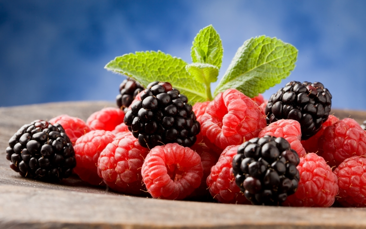 Sweet Berries for 1280 x 800 widescreen resolution