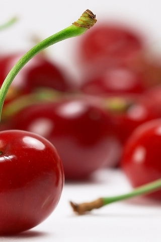 Sweet Cherries for 320 x 480 iPhone resolution