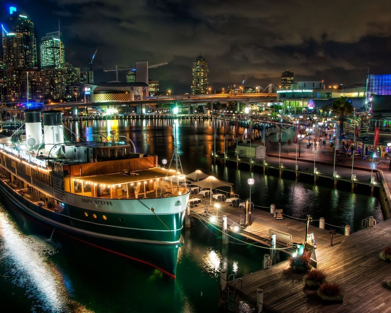 Sydney Port for 1280 x 1024 resolution