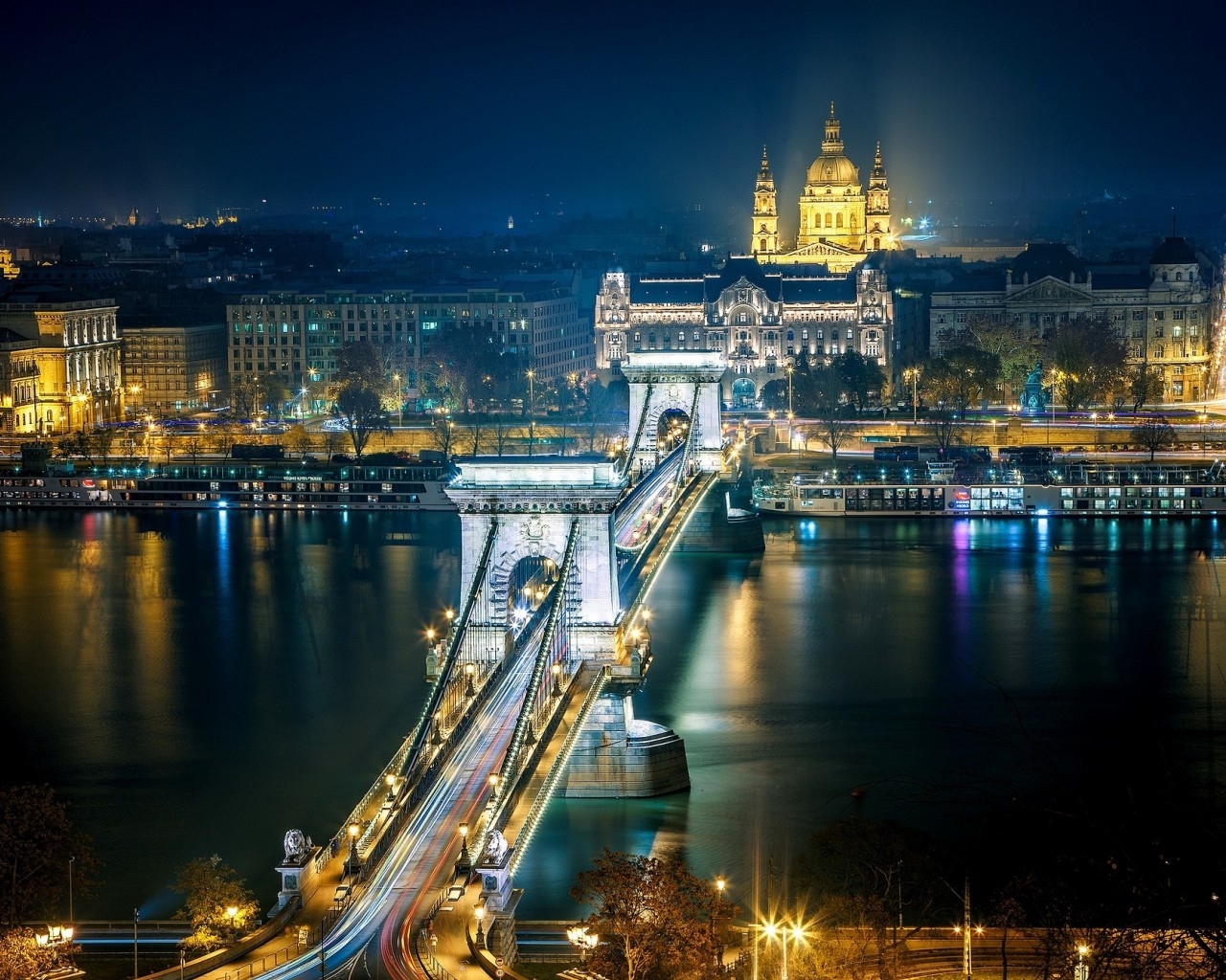 Szechenyi Chain Bridge Budapest for 1280 x 1024 resolution