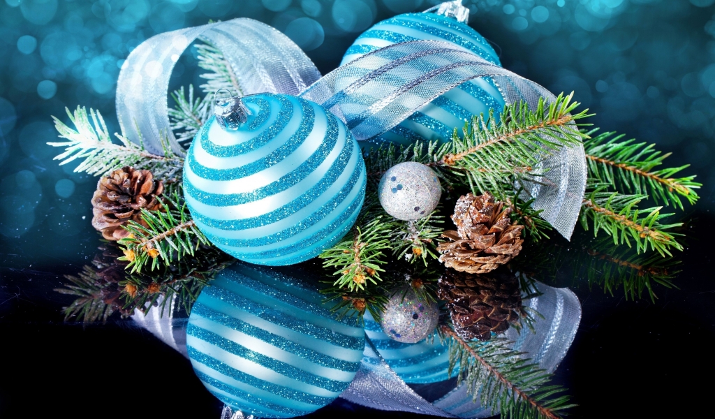 Table Christmas Ornament for 1024 x 600 widescreen resolution