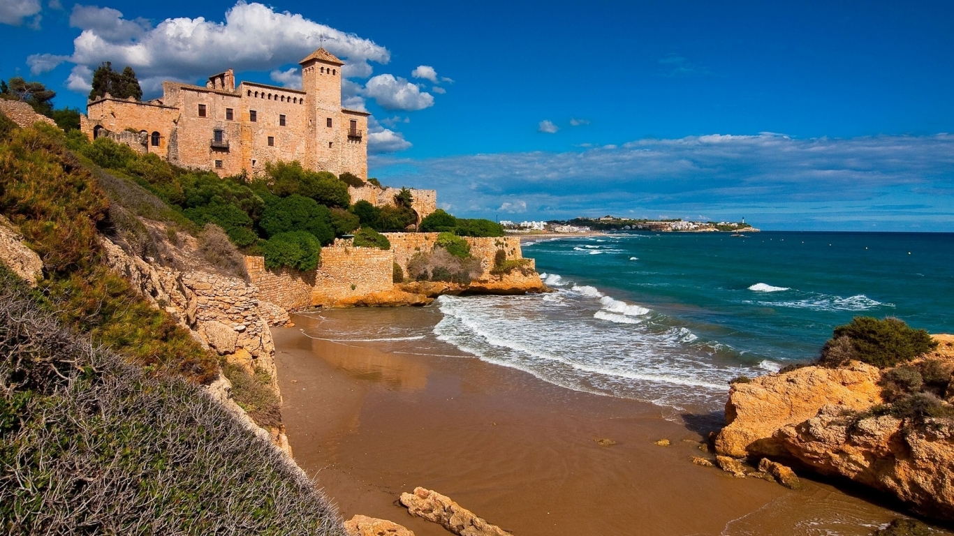 Tamarit Castle Tarragona for 1366 x 768 HDTV resolution