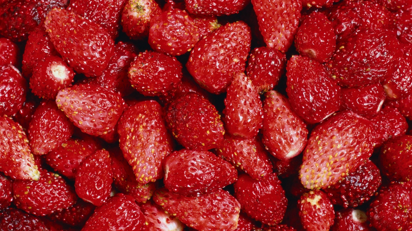 Tasty Strawberry for 1366 x 768 HDTV resolution