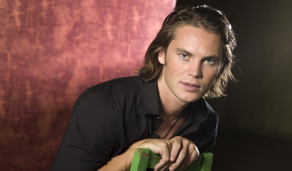 Taylor Kitsch for 1024 x 600 widescreen resolution