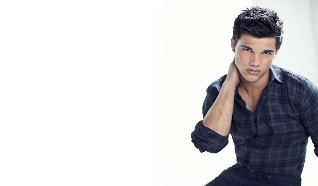 Taylor Lautner for 1024 x 600 widescreen resolution