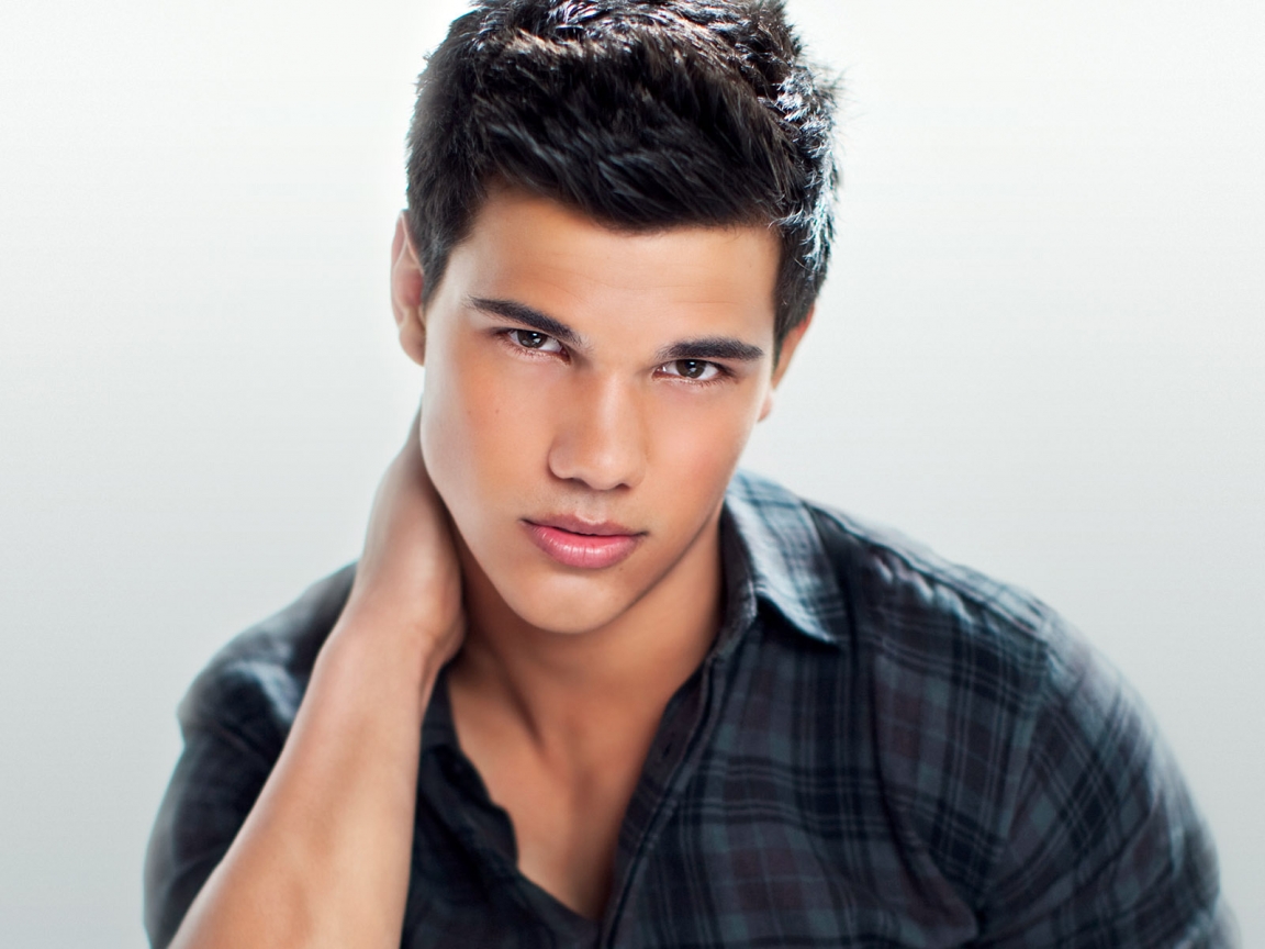Taylor Lautner Actor for 1152 x 864 resolution