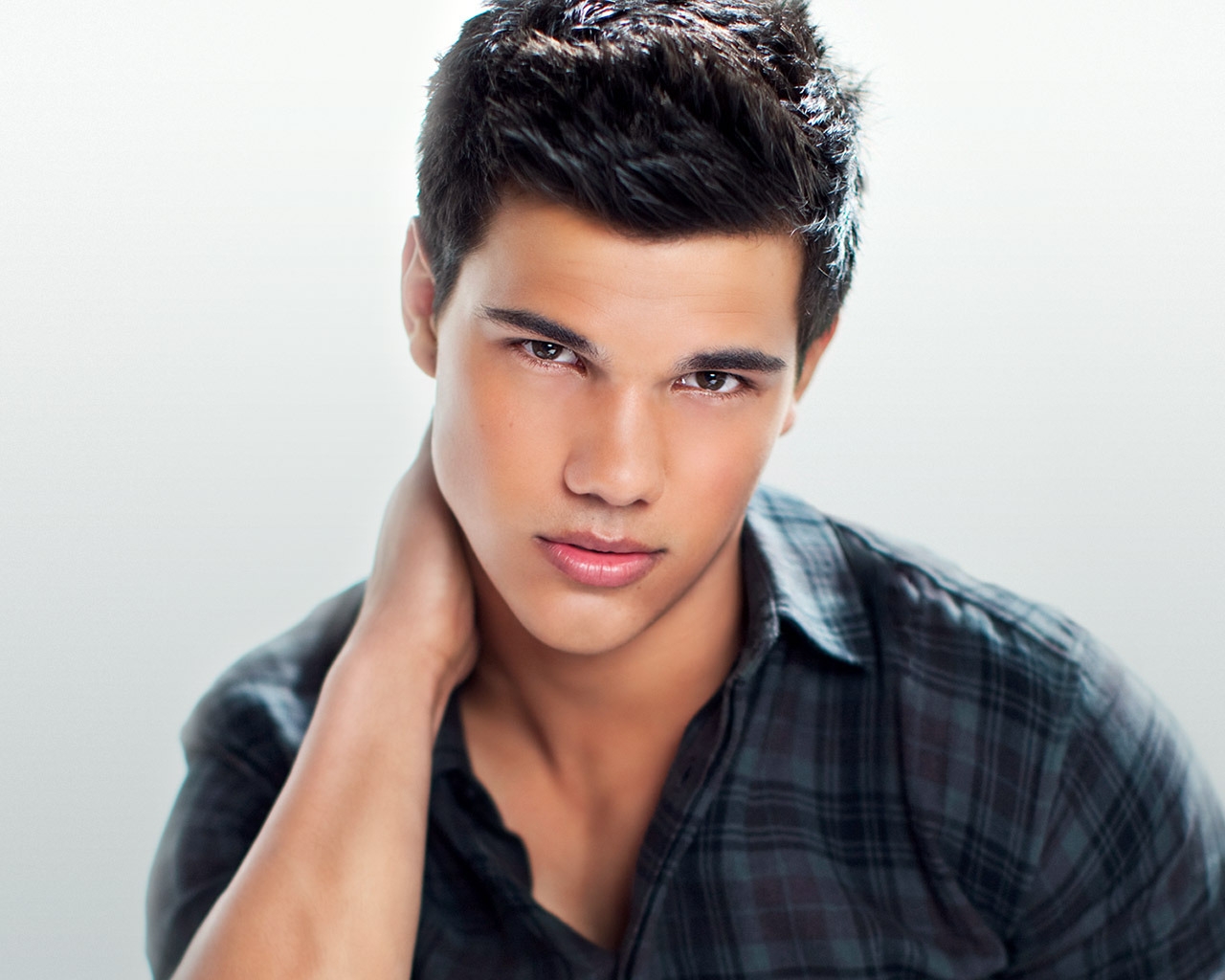 Taylor Lautner Actor for 1280 x 1024 resolution